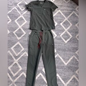 Figs Women's Scrub Set in Dark Green